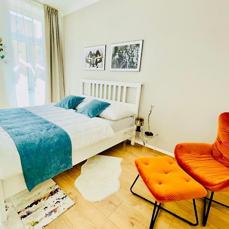 Colorful & Quiet Apartment In Beautiful Viennese Building Екстер'єр фото
