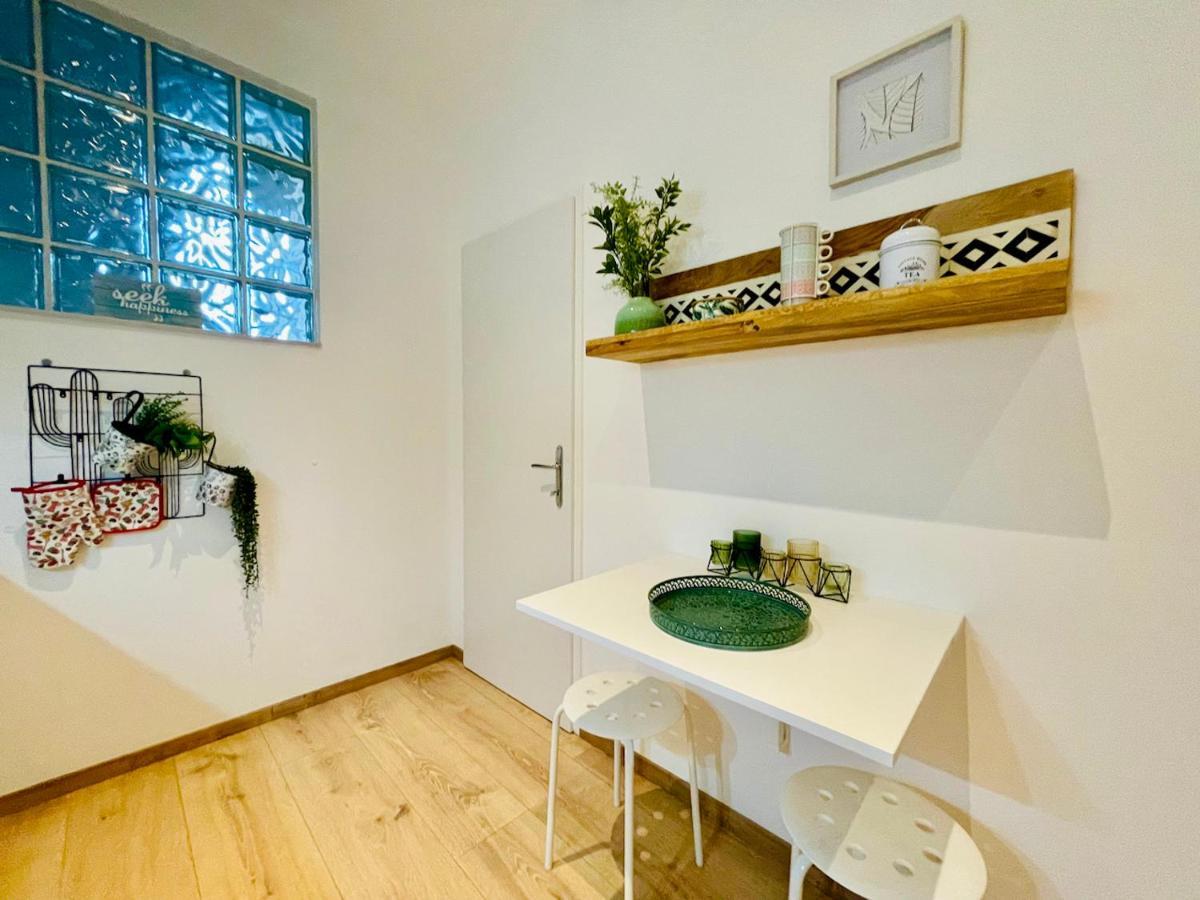 Colorful & Quiet Apartment In Beautiful Viennese Building Екстер'єр фото
