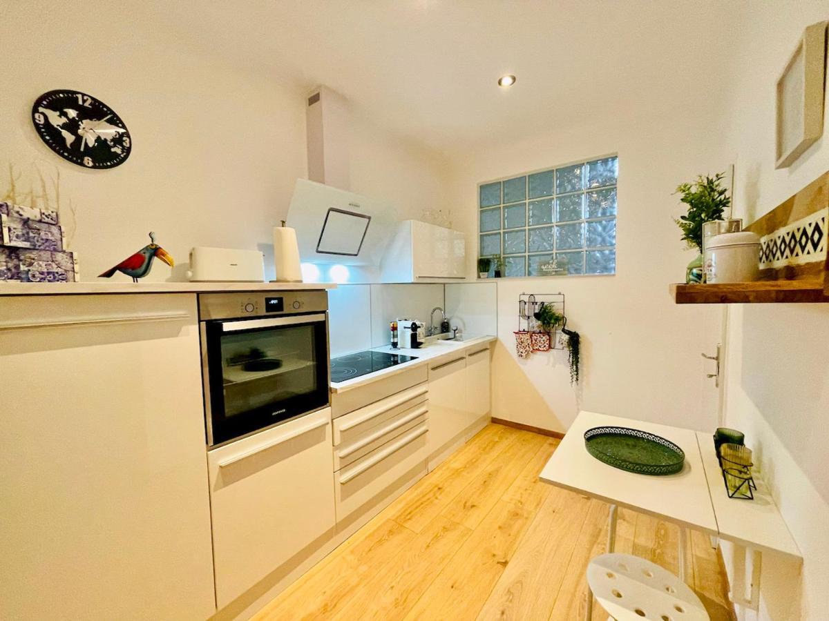 Colorful & Quiet Apartment In Beautiful Viennese Building Екстер'єр фото