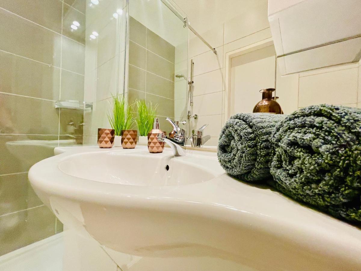Colorful & Quiet Apartment In Beautiful Viennese Building Екстер'єр фото