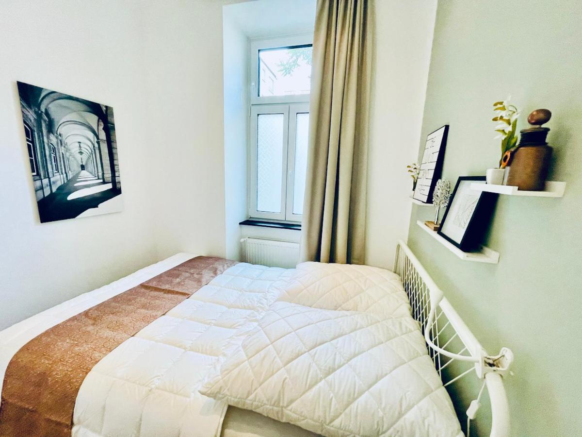 Colorful & Quiet Apartment In Beautiful Viennese Building Екстер'єр фото
